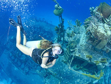 dive through sunken ship in cayman